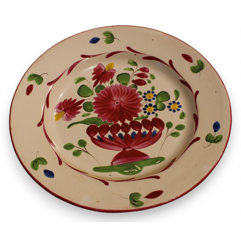 Plat en faïence St-Clément \"Vase de fleurs\"