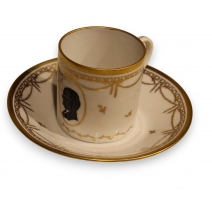 Tasse et sous-tasse en porcelaine de Nyon