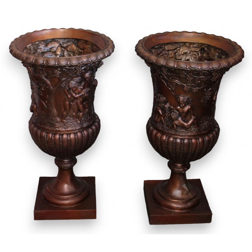 Paire de vases en bronze Bacchus