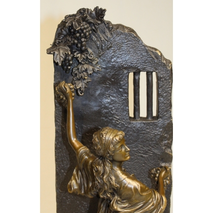 Bronze Grape Thief