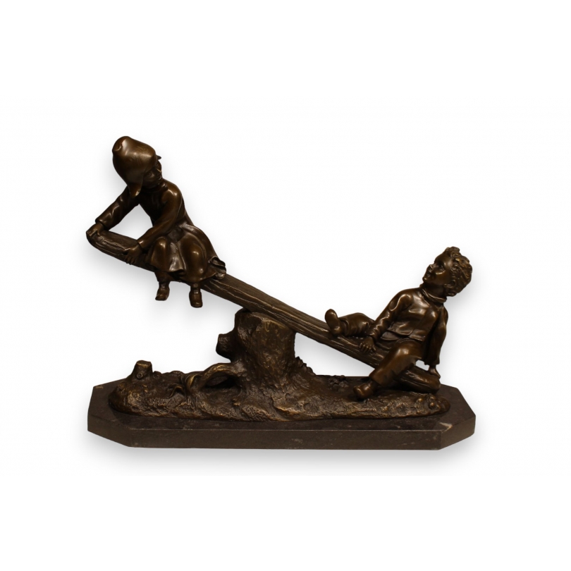 Balançoire à bascule aux enfants en bronze