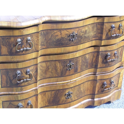  Commode Baroque. sur  Moinat SA  - Antiquités décoration