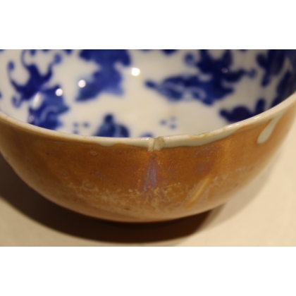 Chinese porcelain bowl, as found, at  Moinat SA  - Antiques and home décor