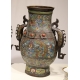 Paire de vases chinois cloisonnés avec anses