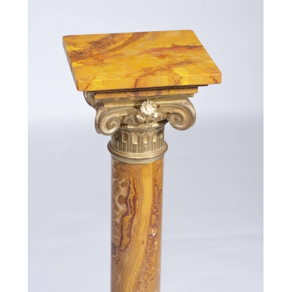 Colonne en marbre jaune plateau en bois faux marbre
