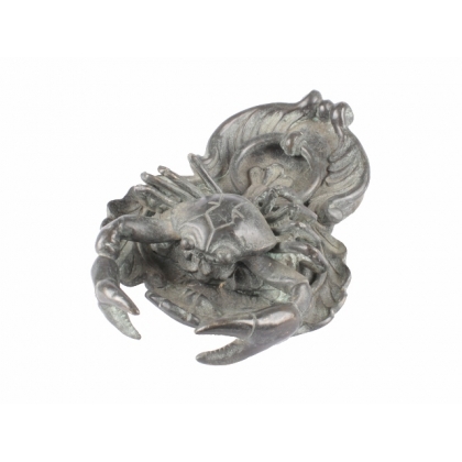 Crab-shaped door knocker in bronze with a green patina