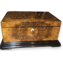 Coffret rectangulaire en loupe d'orme