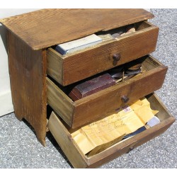  Layette d'horloger. sur  Moinat SA  - Antiquités décoration