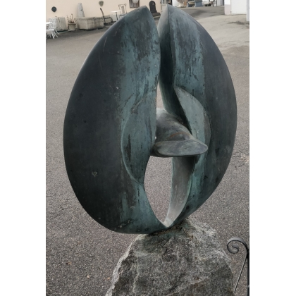 Bronze Canard Garrot en vol signé Y. LARSEN