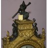  Pendule Néo Gothique. sur  Moinat SA  - Antiquités décoration