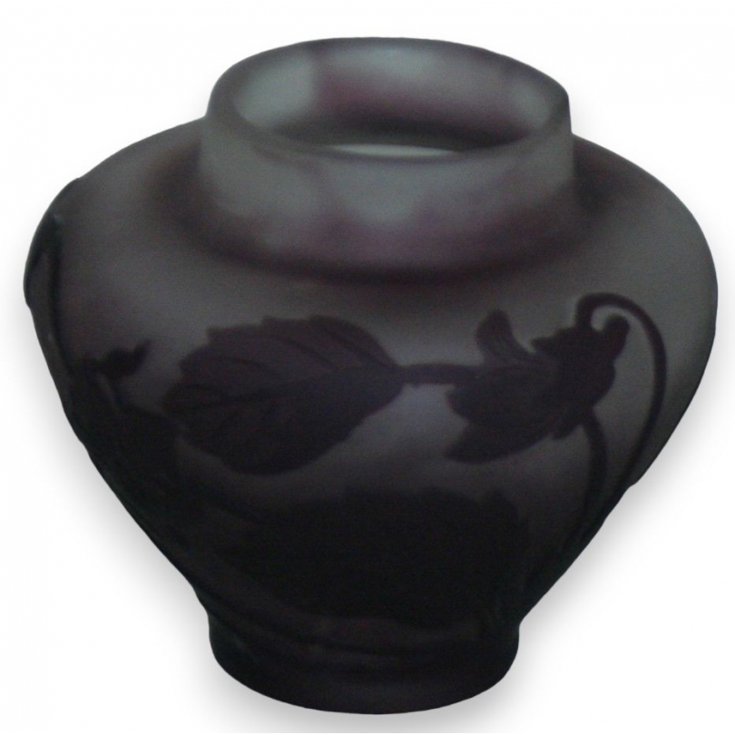 Gallé vase, dark purple. on  Moinat SA  - Antiques and home décor