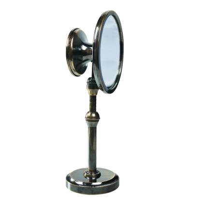 Miroir double avec un côté grossissant