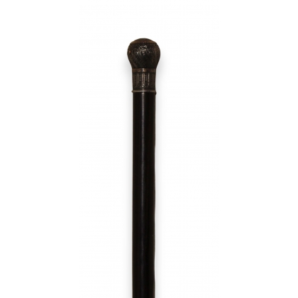 Walking stick with a ‘pill box’ knob