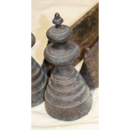Paire de chenets Louis-Philippe double toupie