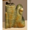 Toucan en calcite jaune et socle vert