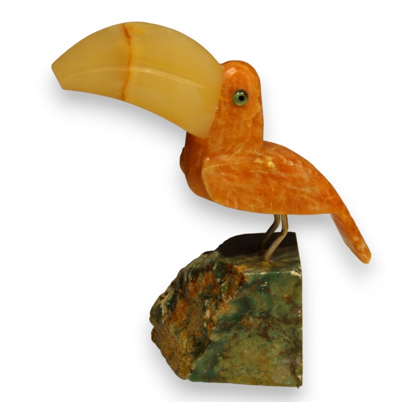 Toucan en calcite orange et socle vert