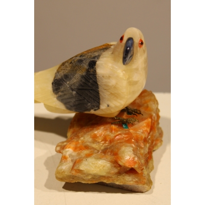 Perroquet en calcite blanche et bleue