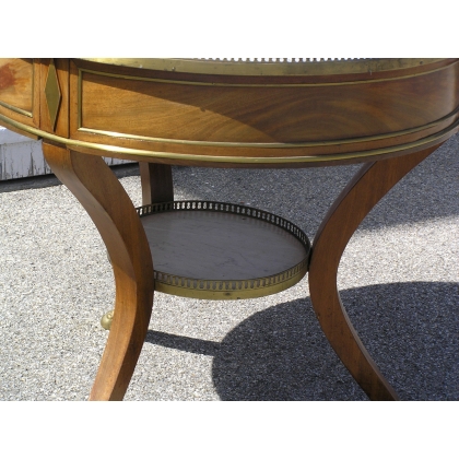  Table ronde Empire. sur  Moinat SA  - Antiquités décoration