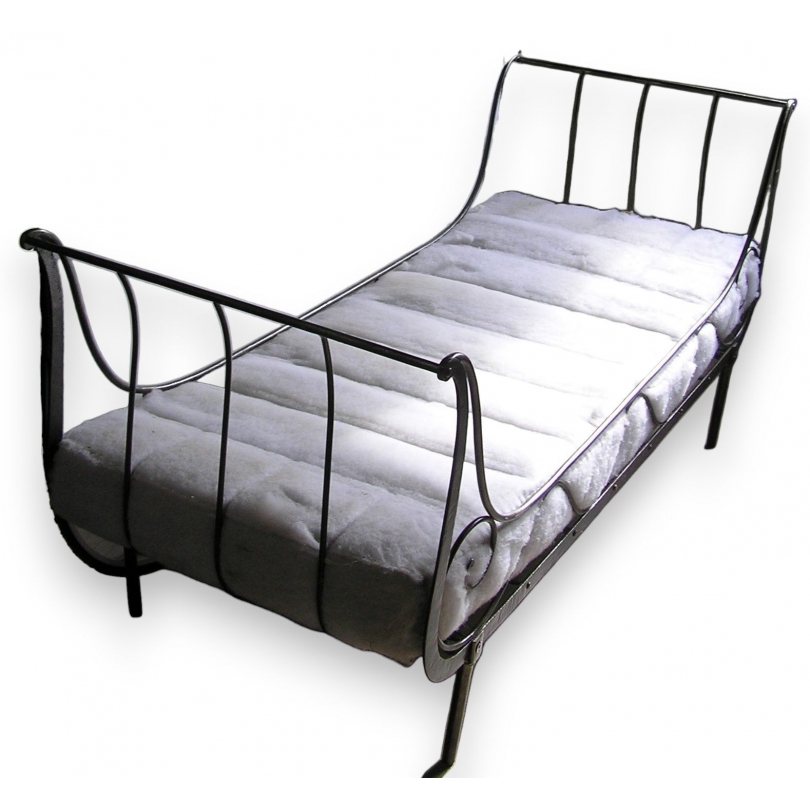 Wrought iron daybed