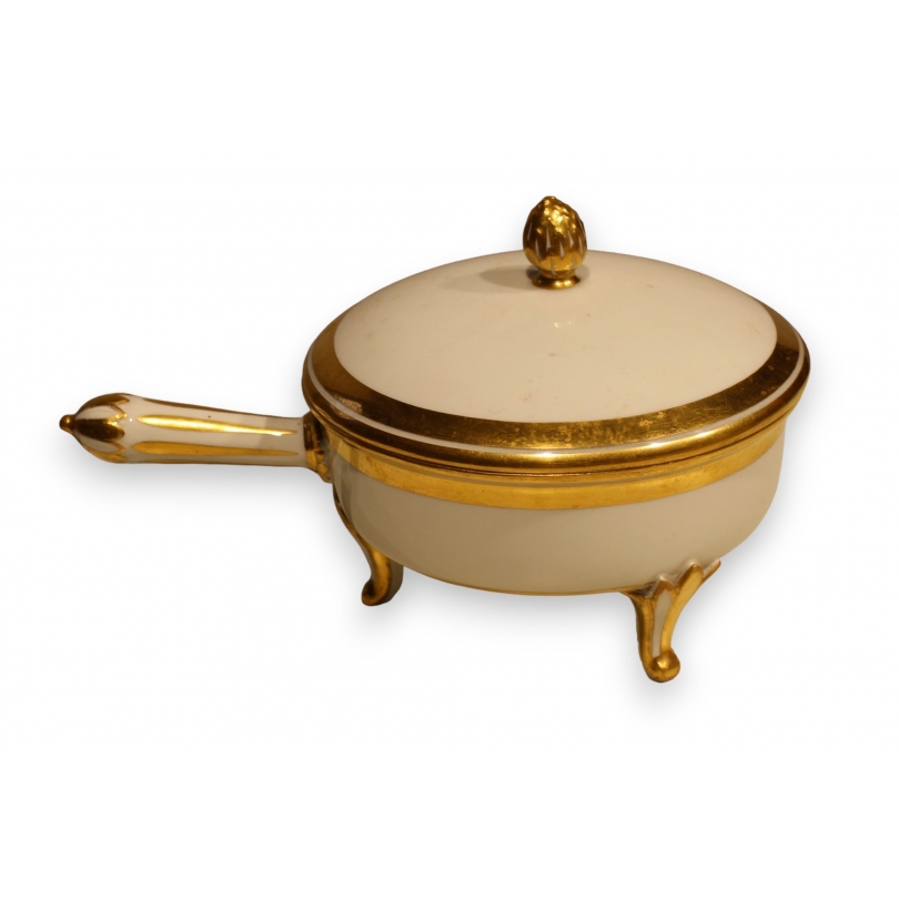 Casserole couverte en porcelaine de Vienne