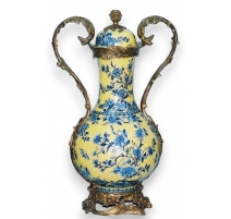 Vase couvert en porcelaine jaune et bleue