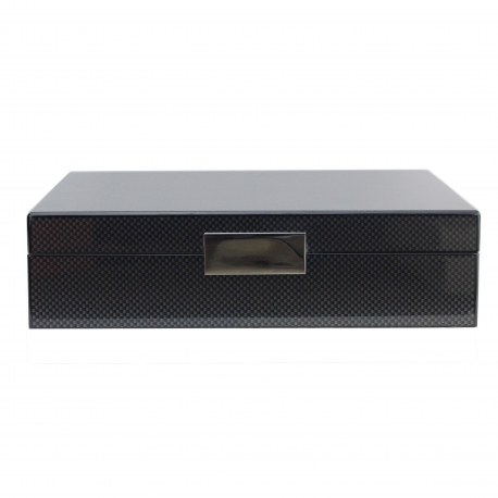 Box in carbon-effect and silver finish