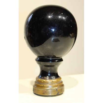 Glazed earthenware stair ball at Moinat SA – Antiques and home décor