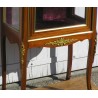  Vitrine Louis XV, KRIEGER. sur  Moinat SA  - Antiquités décoration
