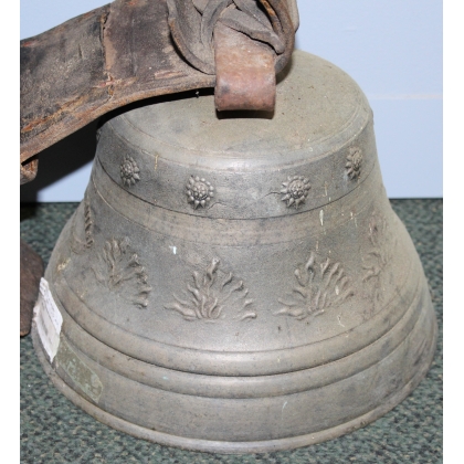  Cloche en bronze marquée ANDREOTTI sur  Moinat SA  - Antiquités décoration