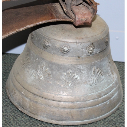  Cloche en bronze marquée ANDREOTTI sur  Moinat SA  - Antiquités décoration
