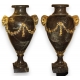 Paire de vases Louis XVI en marbre ornés de bronze