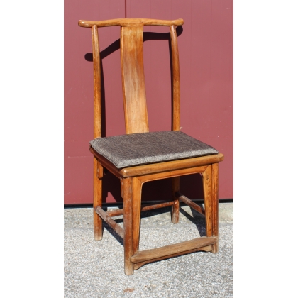 Suite de deux fauteuils et six chaises chinoises