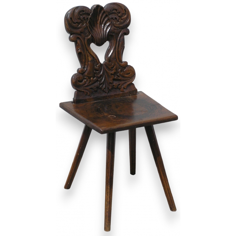 Louis XIII-style scabelle chair. From Moinat SA – Antiques and home décor