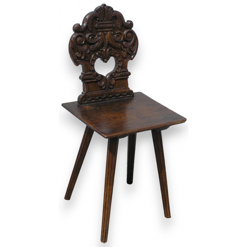 Louis XIII-style scabelle chair. From Moinat SA – Antiques and home décor