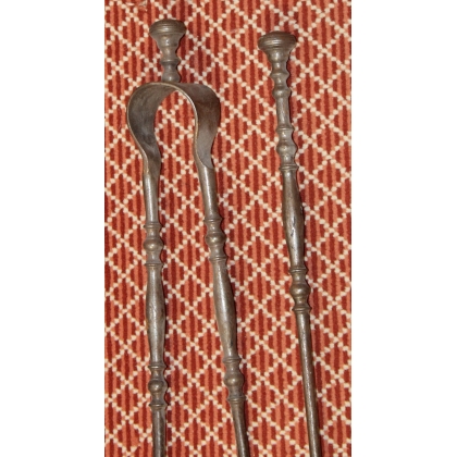 Pelle et pince de chimnée en fer forgé