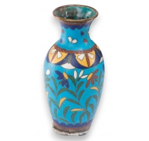 Vase cloisonné décor de fleurs sur fond bleu