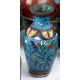 Vase cloisonné décor de fleurs sur fond bleu