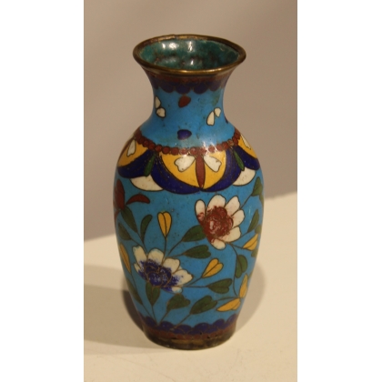 Vase cloisonné décor de fleurs sur fond bleu