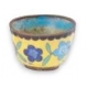 Coupe cloisonnées décor de fleurs, fond jaune