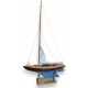 Maquette de voilier coque bleue