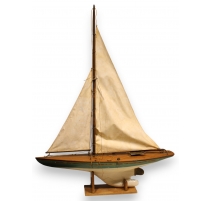 Maquette de voilier coque verte