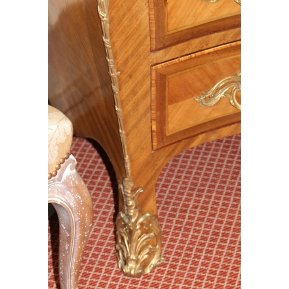Commode Tombeau style Louis XV à 4 tiroirs