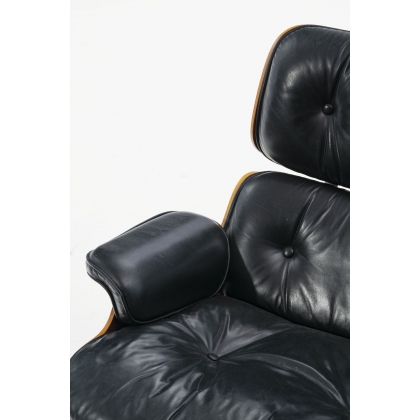 Fauteuil et ottoman EAMES par Co.fe.mo