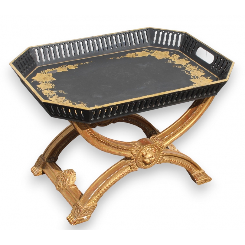 Table-plateau en bois peint noir et or
