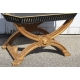 Table-plateau en bois peint noir et or