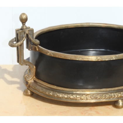 Jardinière ovale en porcelaine noire et bronze