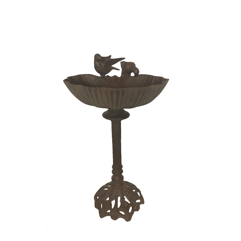 Bain d'oiseaux en forme de coquillage en fonte