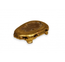 Socle chinois ovoïde en bois sculpté doré