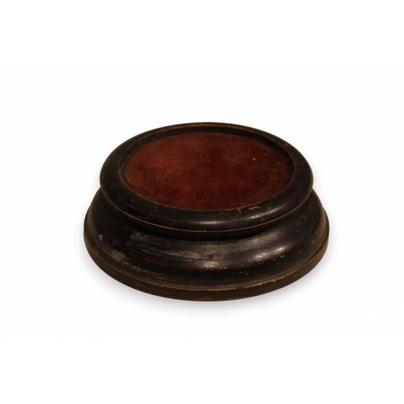 Chinese base made of touré wood