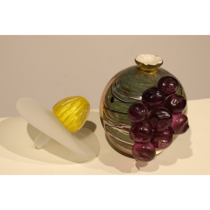 Flacon raisins violets en verre signé LUZORO 06